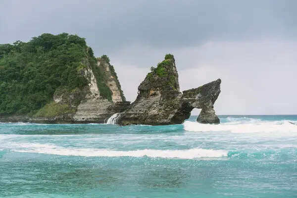 Destinasi Wisata Atuh Beach Nusa Penida Transport Bali Indonesia Tour Agency 2