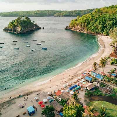 Daftar Pantai Terbaik di Nusa Penida Yang Paling Banyak Dikunjungi Wisatawan 5 Obyek Wisata Crystal Bay Nusa Penida