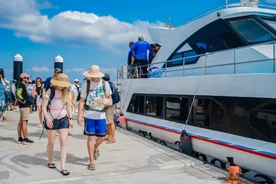 Panduan Lengkap Wisata di Nusa Penida: Surga Tersembunyi di Bali 7 fast boat sanur to nusa penida bali transport