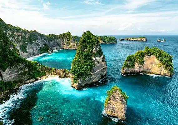 Destinasi Wisata thousand island Nusa Penida Transport Bali Indonesia Tour Agency