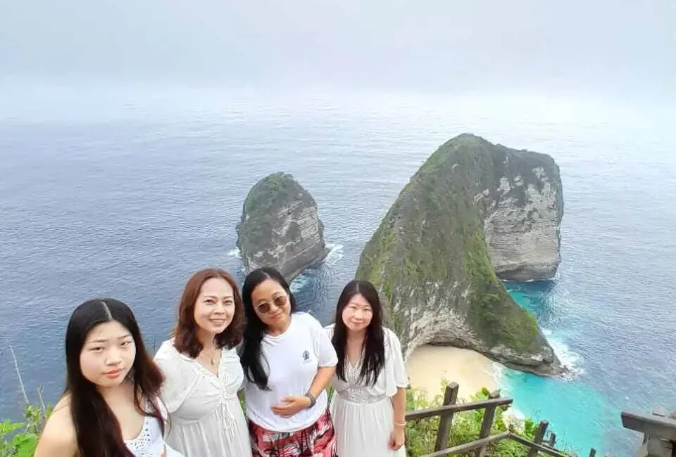 Mengapa Kelingking Beach Nusa Penida Sering Menjadi Viral di Media Sosial dan Instagram 1 Kelingking Beach Nusa Penida Transport Bali Tour Agency 5